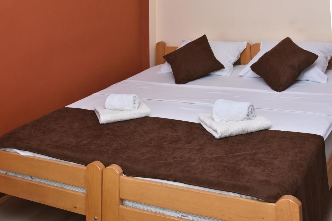 Guest House Villa Mir Kragujevac Exterior foto
