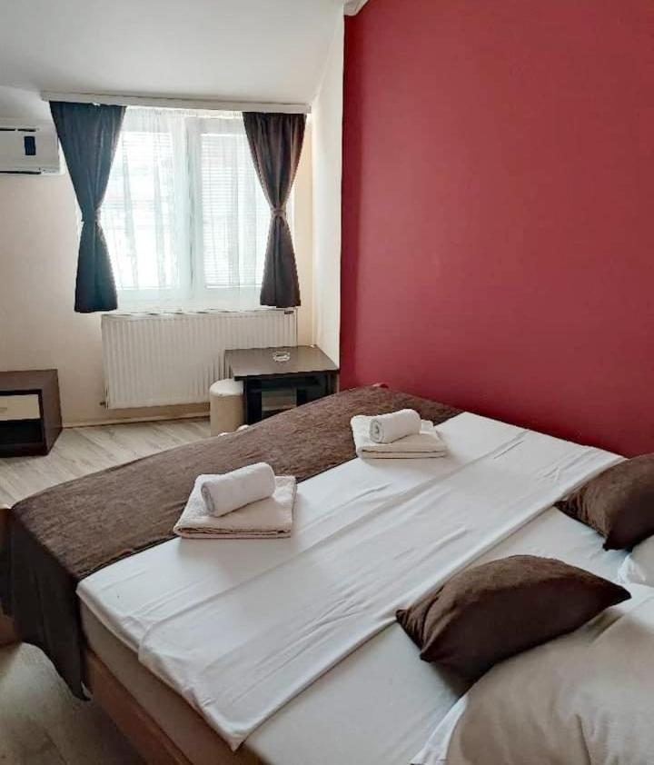 Guest House Villa Mir Kragujevac Habitación foto