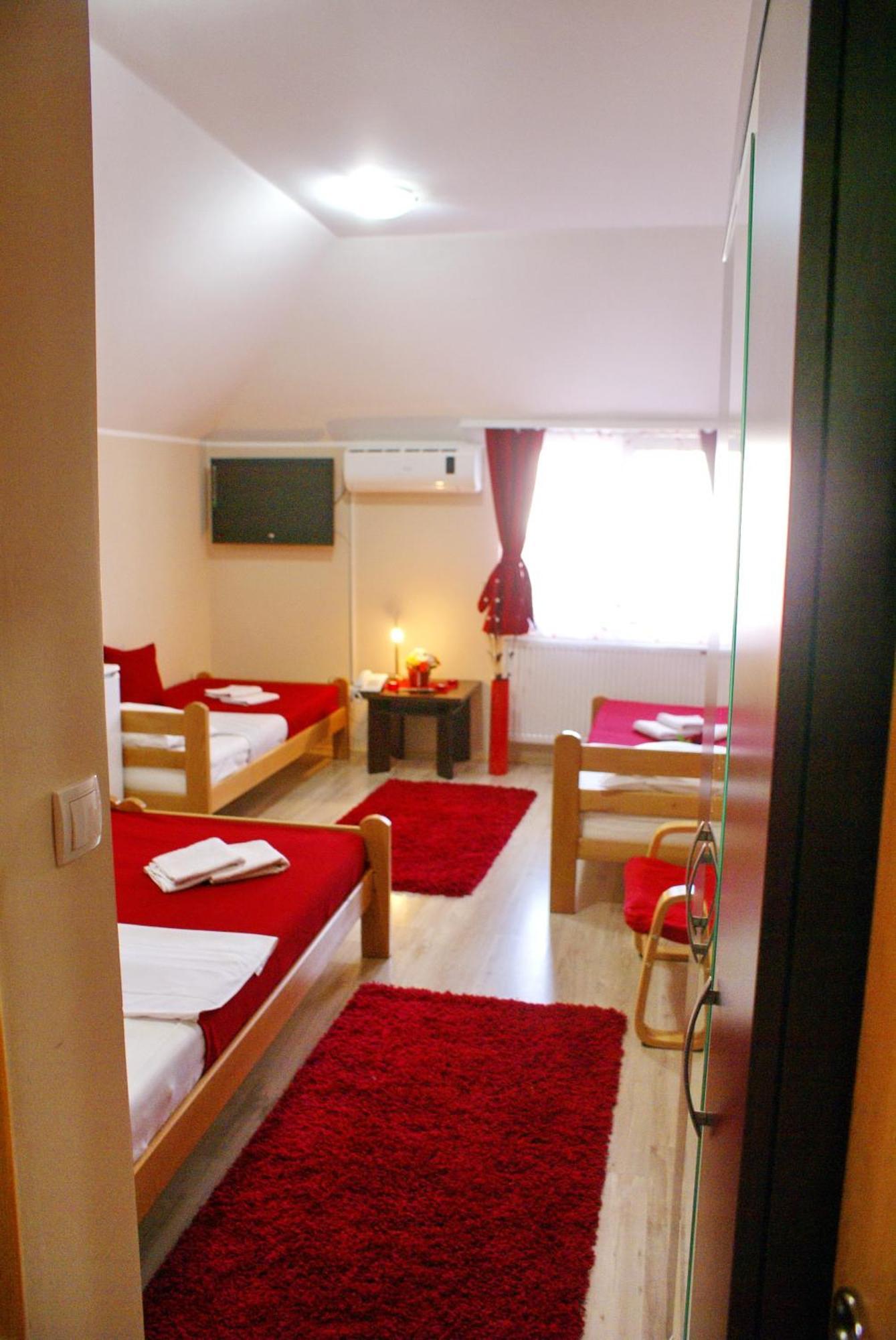 Guest House Villa Mir Kragujevac Habitación foto