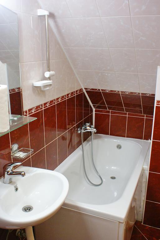 Guest House Villa Mir Kragujevac Habitación foto