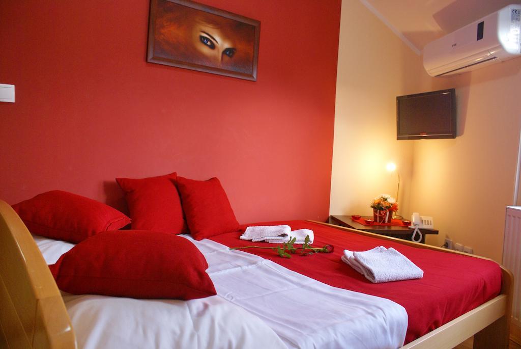 Guest House Villa Mir Kragujevac Habitación foto